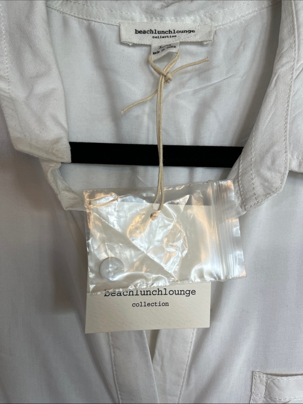 beachlunchlounge White Sleeveless Button-Down Shirt with Chest Pocket - Picture 3 of 9
